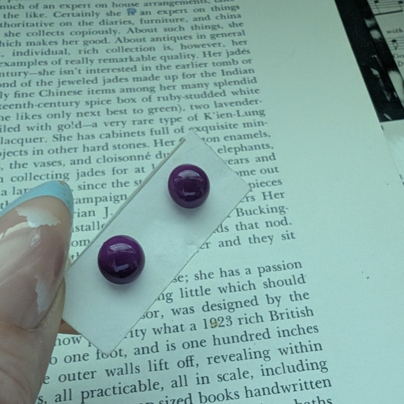 Elegant Purple Stud Earrings And Silver Earrings - Picture 5 of 8